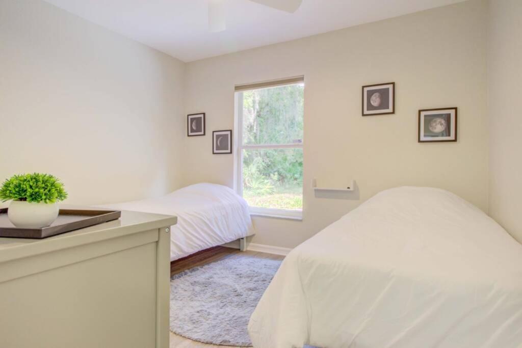 Hot Tub, Breakfast, Game Room, & Close To Beaches North Port Kültér fotó